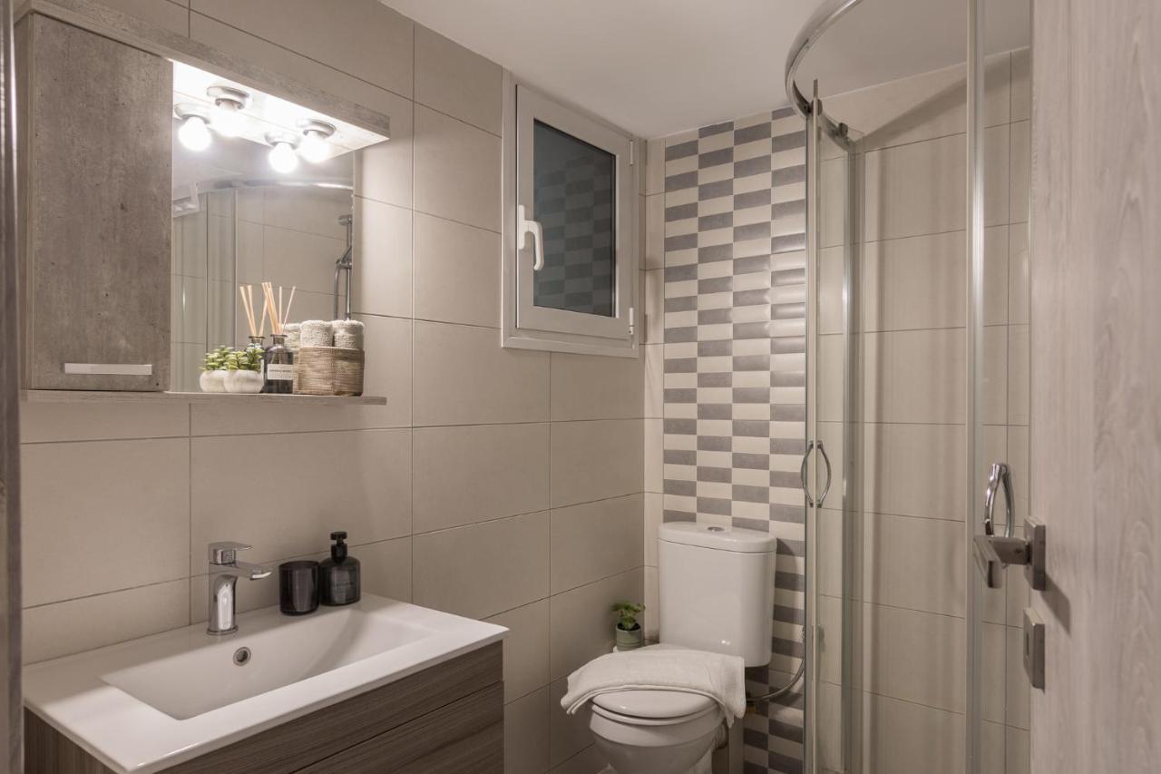 Spacious 2 Bedroom Apartment In Koukaki Athena Bagian luar foto