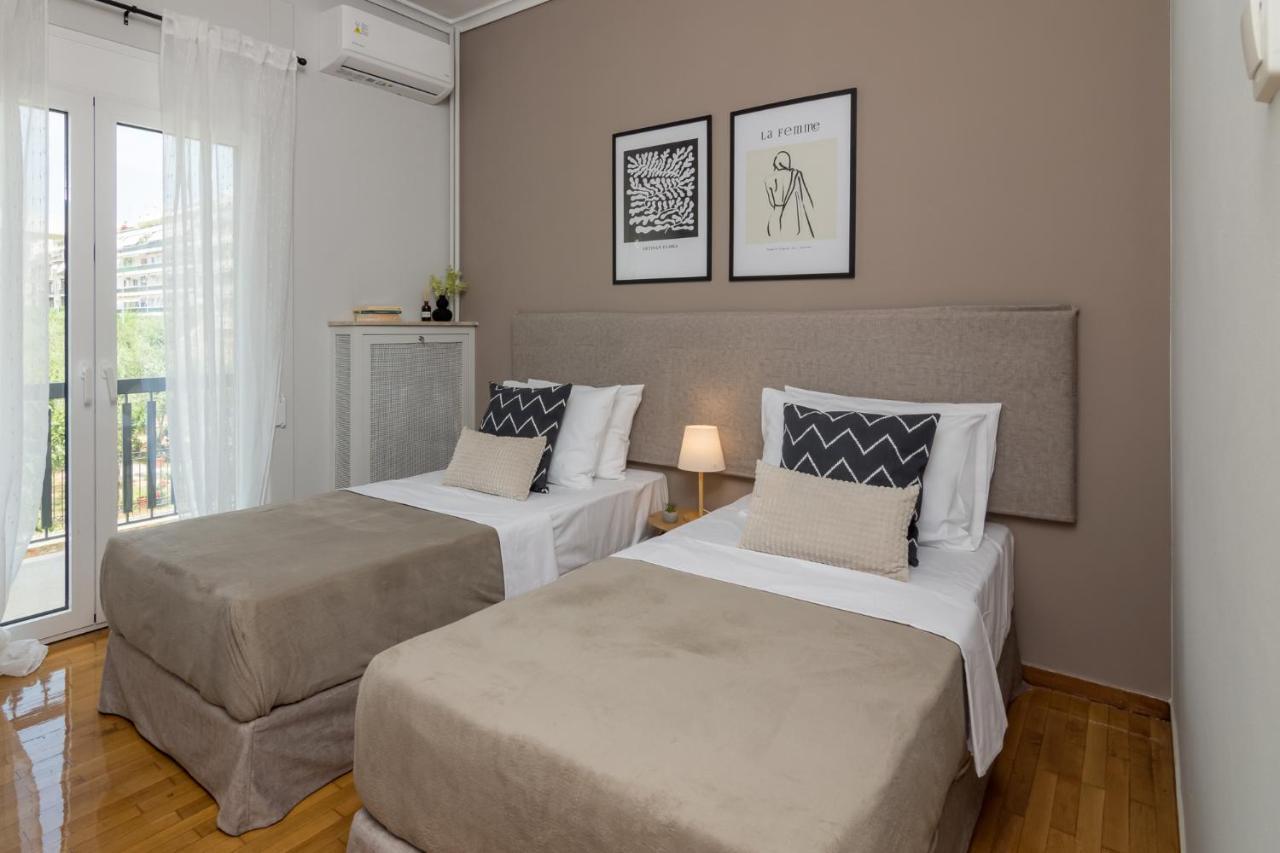 Spacious 2 Bedroom Apartment In Koukaki Athena Bagian luar foto