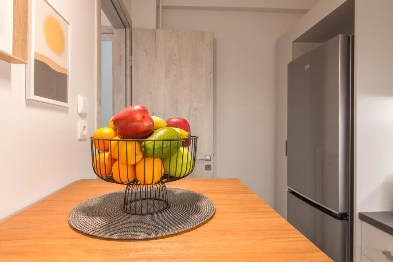 Spacious 2 Bedroom Apartment In Koukaki Athena Bagian luar foto